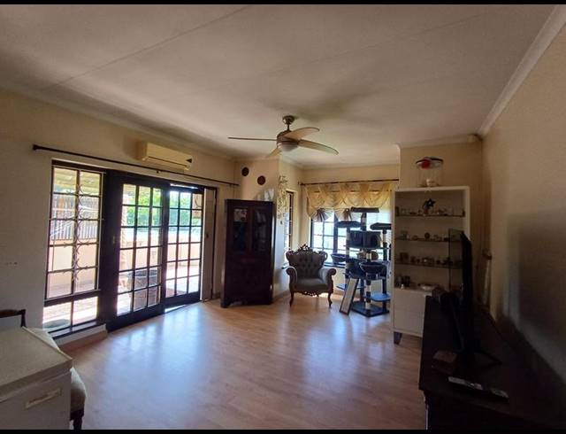 3 BEDROOM TOWNHOUSE FOR SALE IN MORNINGSIDE